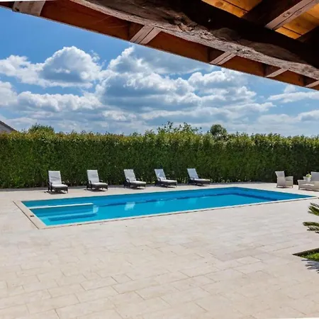 Peaceful Murvica Pool, Garden, And Modern Comfort Apartment Zadar