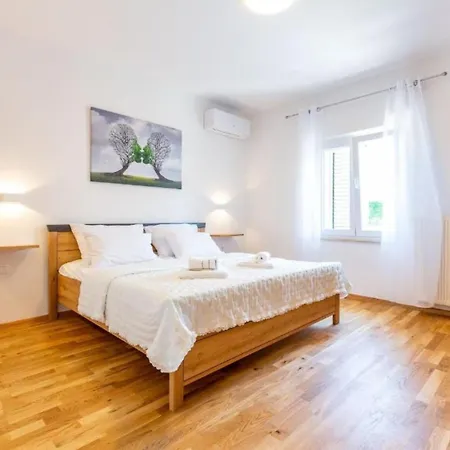 Peaceful Murvica Pool, Garden, And Modern Comfort * Zadar