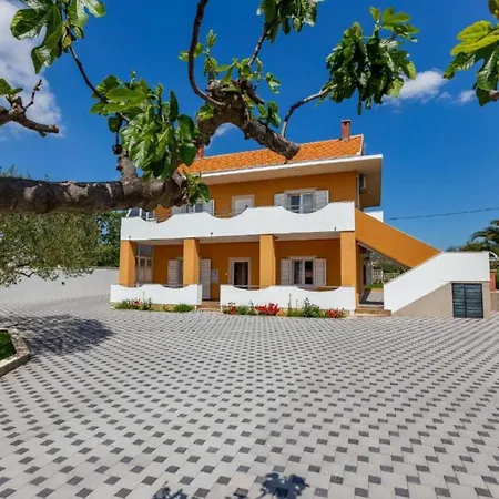 Apartment Peaceful Murvica Pool, Garden, And Modern Comfort *